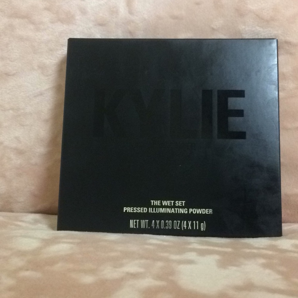 Authentic Wet Set Pressed Illuminating Powder